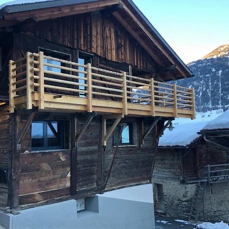 Grand appartement avec terrasse à Chez-Les-Reuses Orsières Esterno foto