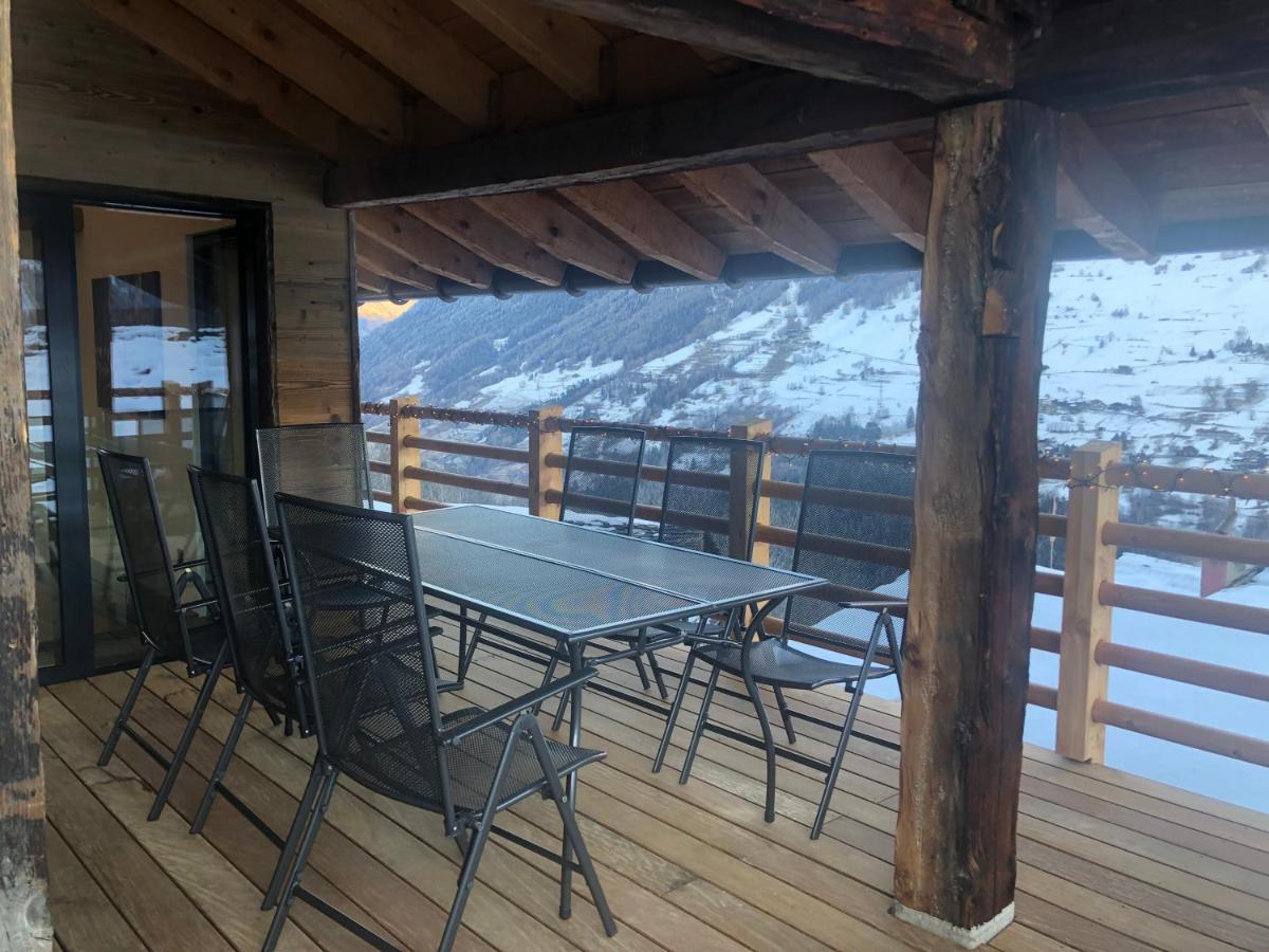 Grand appartement avec terrasse à Chez-Les-Reuses Orsières Esterno foto